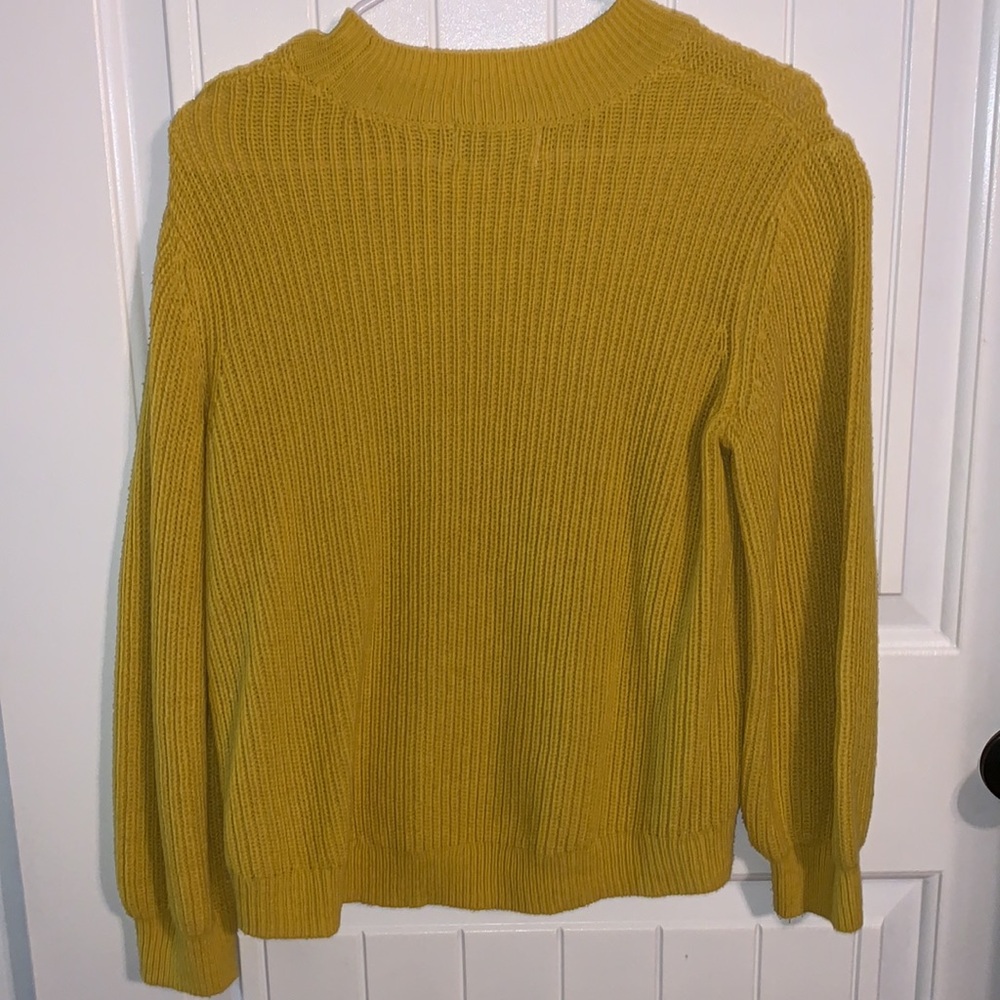Yellow sweater - Picture 2 of 2